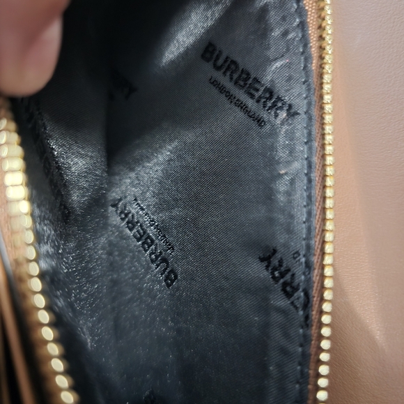 ‼️SOLD‼️Burberry Henley Logo Crossbody Bag - Picture 4 of 8